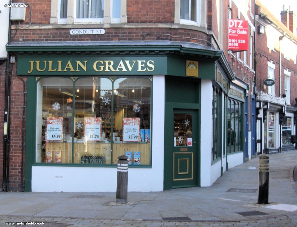 5 Julian Graves